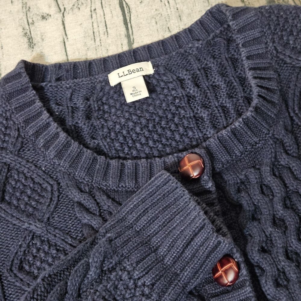 L.L. Bean Girls' Blue Cable Knit Button Cardigan Sweater S Small Long Sleeve Kid
